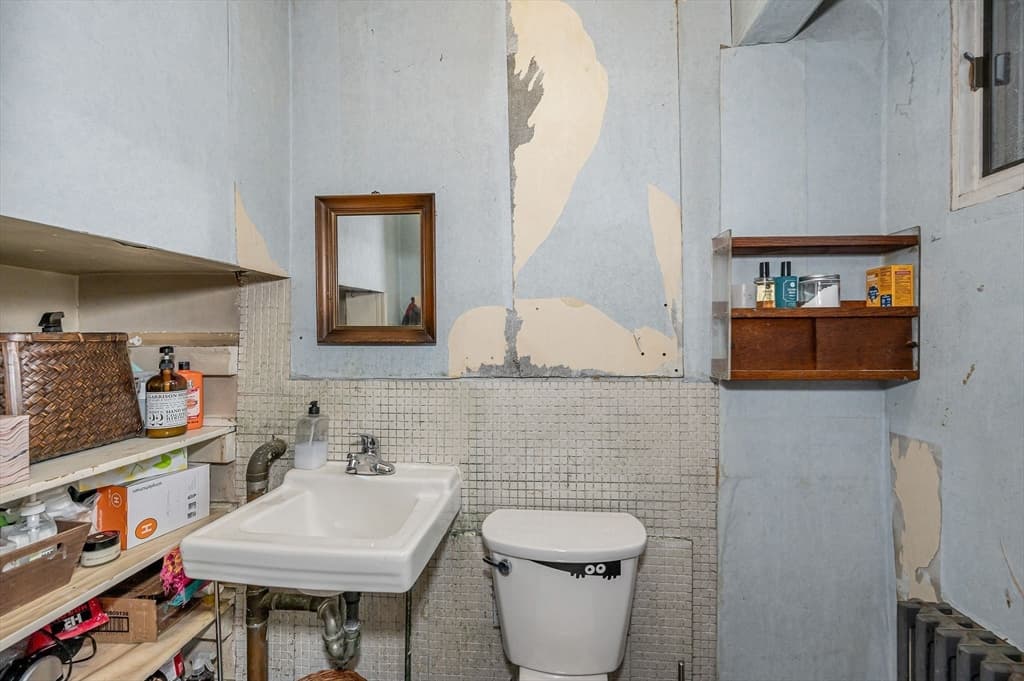 39 Holman Rd, Newton MA 02466 photo 14