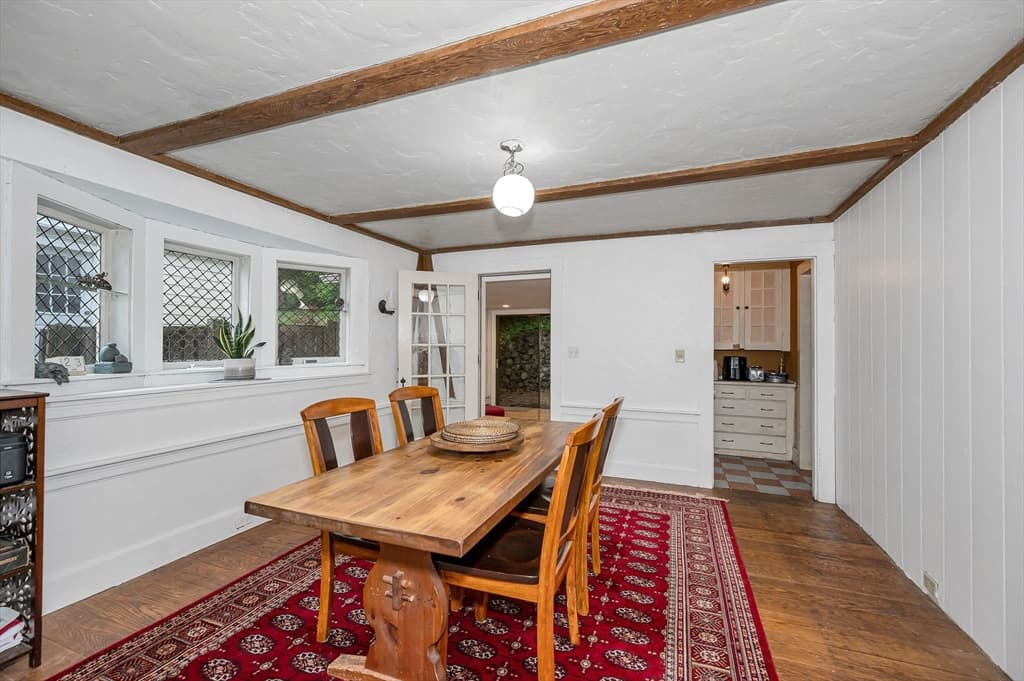 39 Holman Rd, Newton MA 02466 photo 8