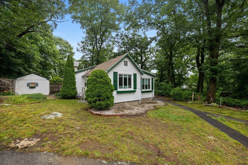 Single Family Residence at 18 Bailey St, Medford MA 02155, photo 15 of 17