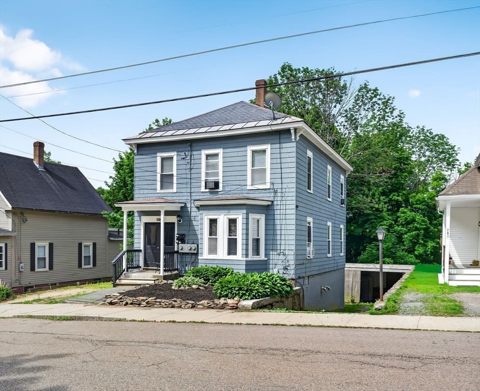 287 Pine St, Gardner MA 01440 photo 2