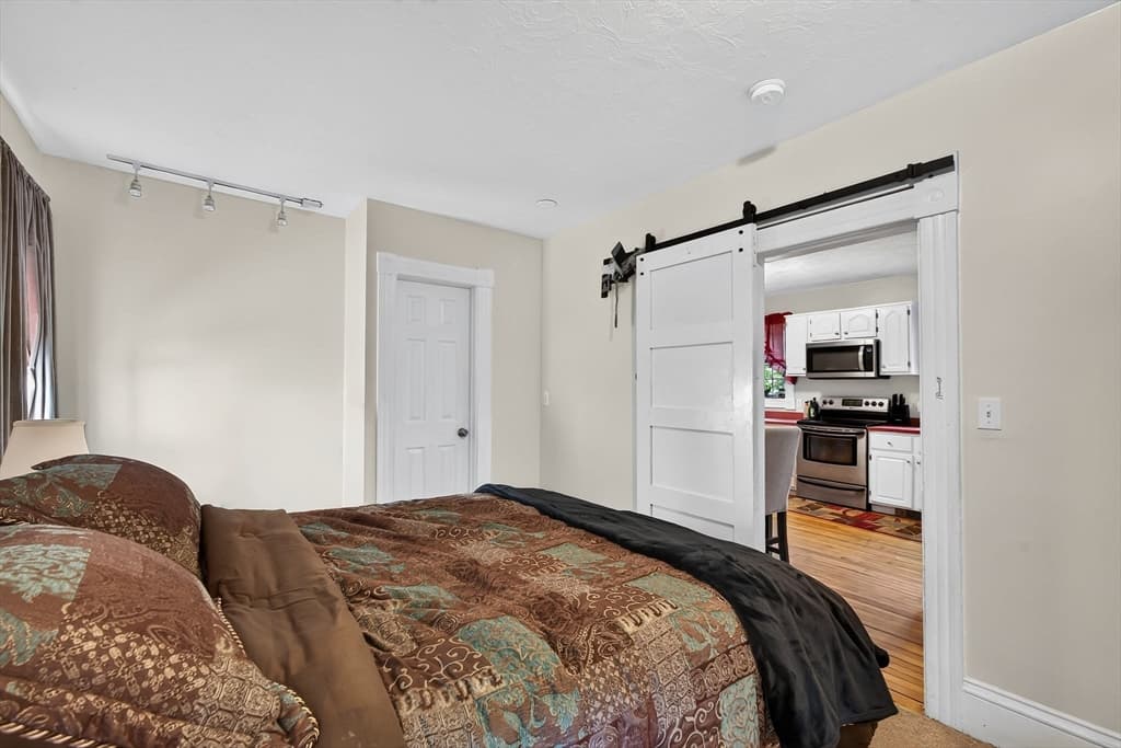 287 Pine St, Gardner MA 01440 photo 12
