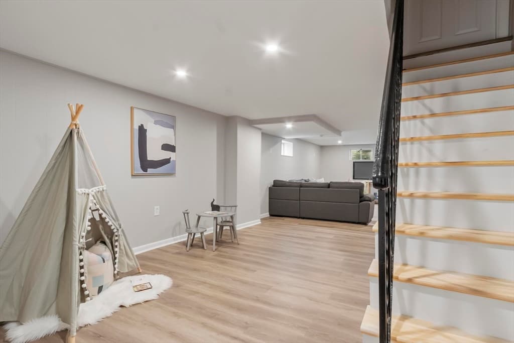 Single Family Residence at 68 Charles St, Boston MA 02136, Boston, photo 23 of 42