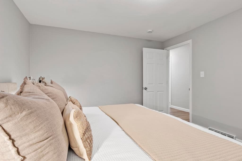 Single Family Residence at 68 Charles St, Boston MA 02136, Boston, photo 16 of 42