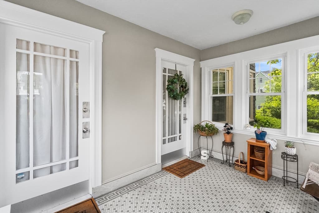 Condominium at 328 Beech St # 2, Boston MA 02131, Boston, photo 2 of 35