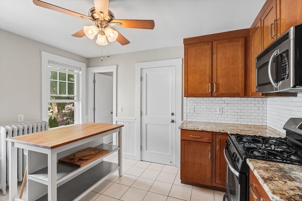 Condominium at 328 Beech St # 2, Boston MA 02131, Boston, photo 17 of 35