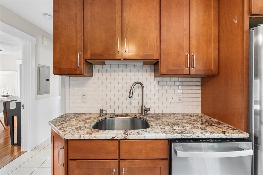 Condominium at 328 Beech St # 2, Boston MA 02131, Boston, photo 22 of 35