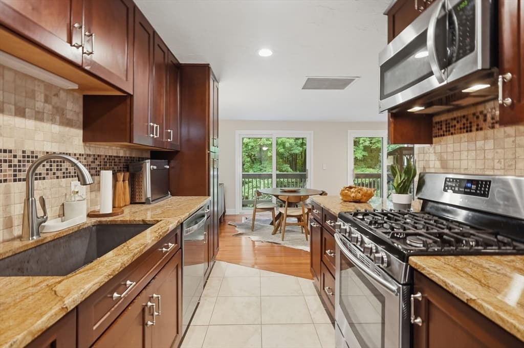 Condominium at 13 Lordvale Blvd # 507, Grafton MA 01536, Grafton, photo 4 of 22