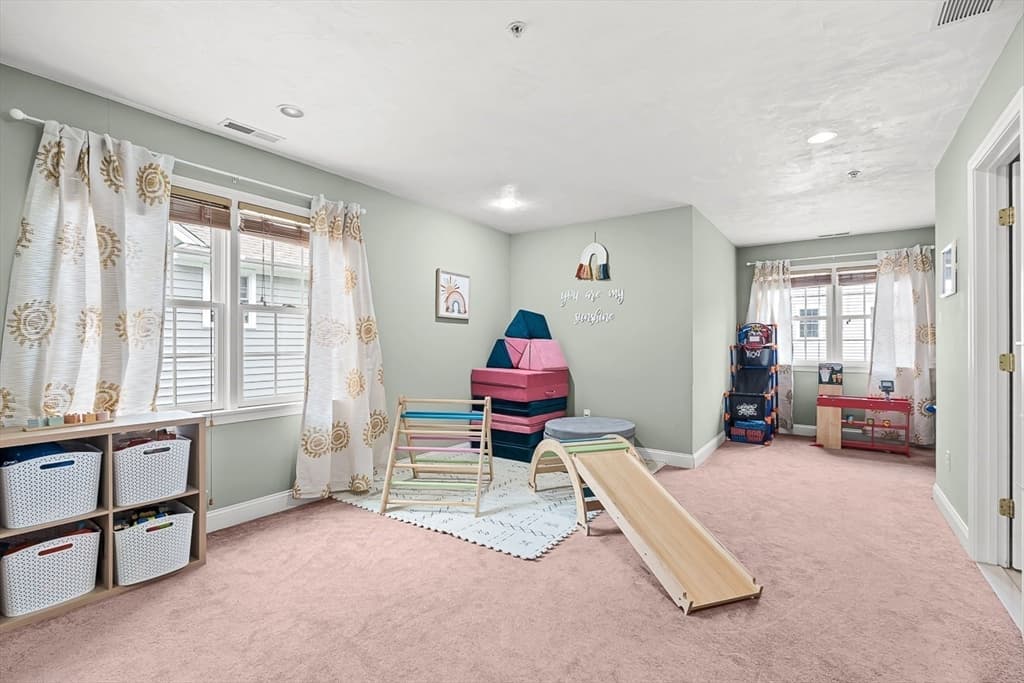 Condominium at 17 Hepatica Drive # 17, North Andover MA 01845, photo 23 of 42