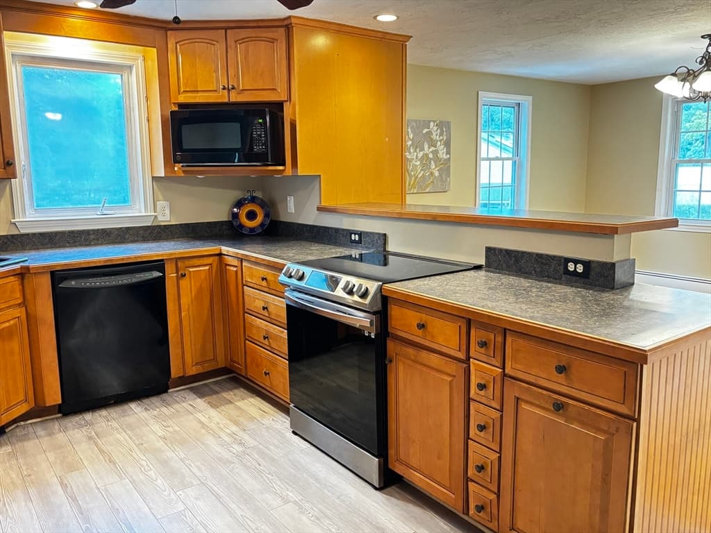 290 Center St # 2, Pembroke MA 02359 photo 3
