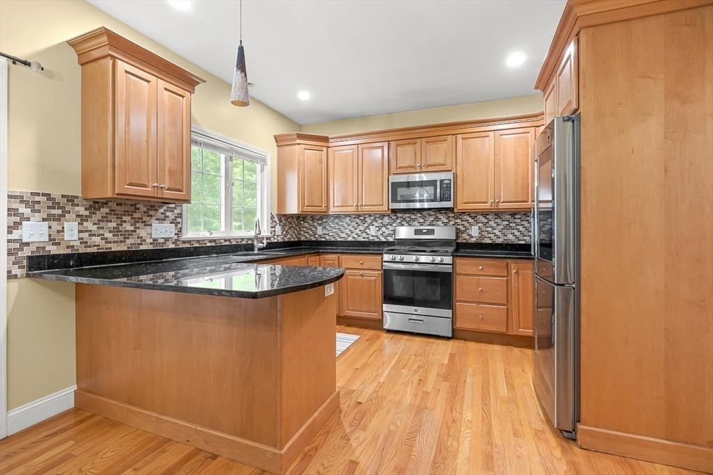 Single Family Residence at 17 Hepatica Drive # 17, North Andover MA 01845, North Andover, photo 5 of 42
