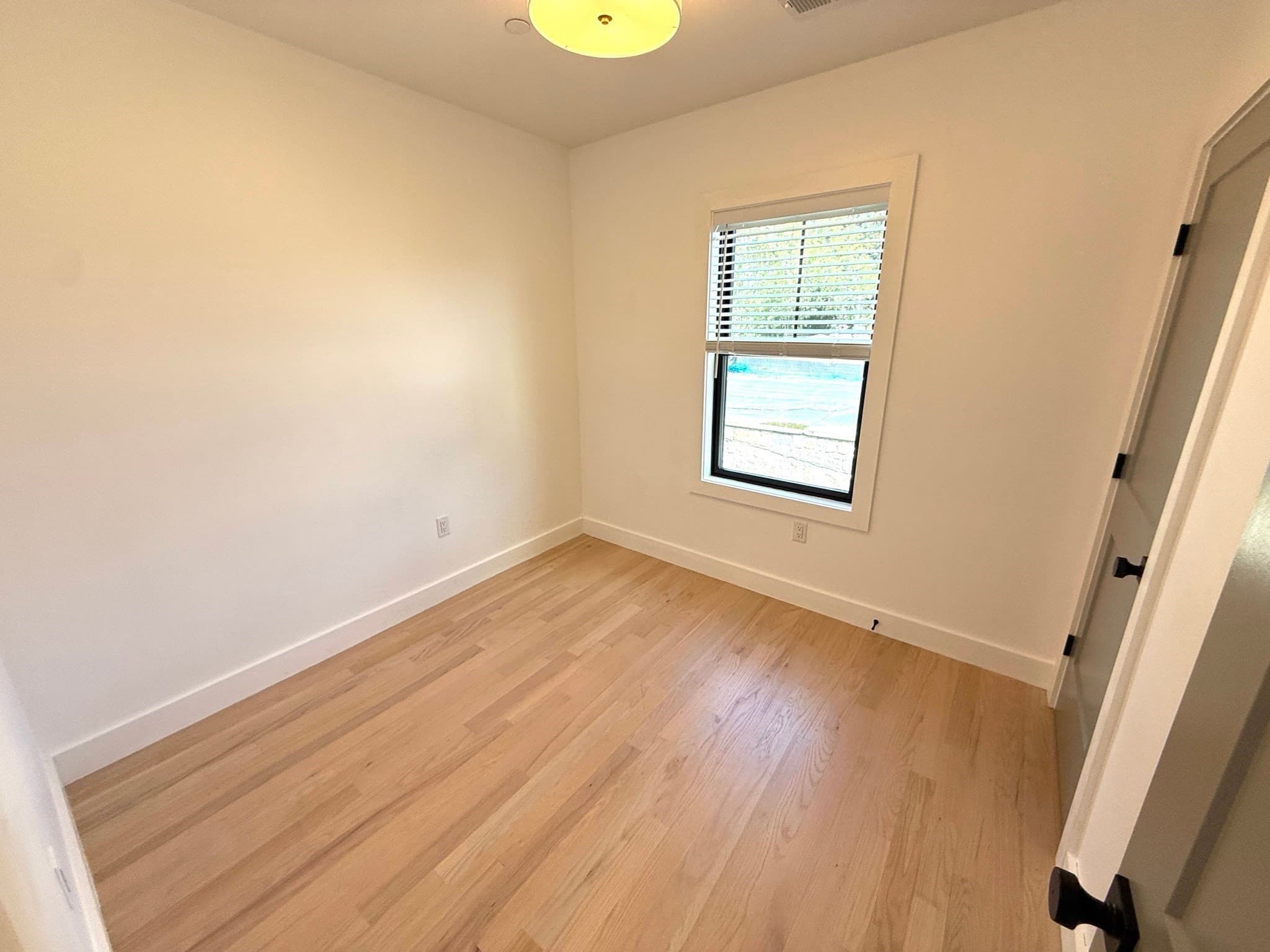 Condominium at 52 Withington St # 7, Boston MA 02124, photo 9 of 32