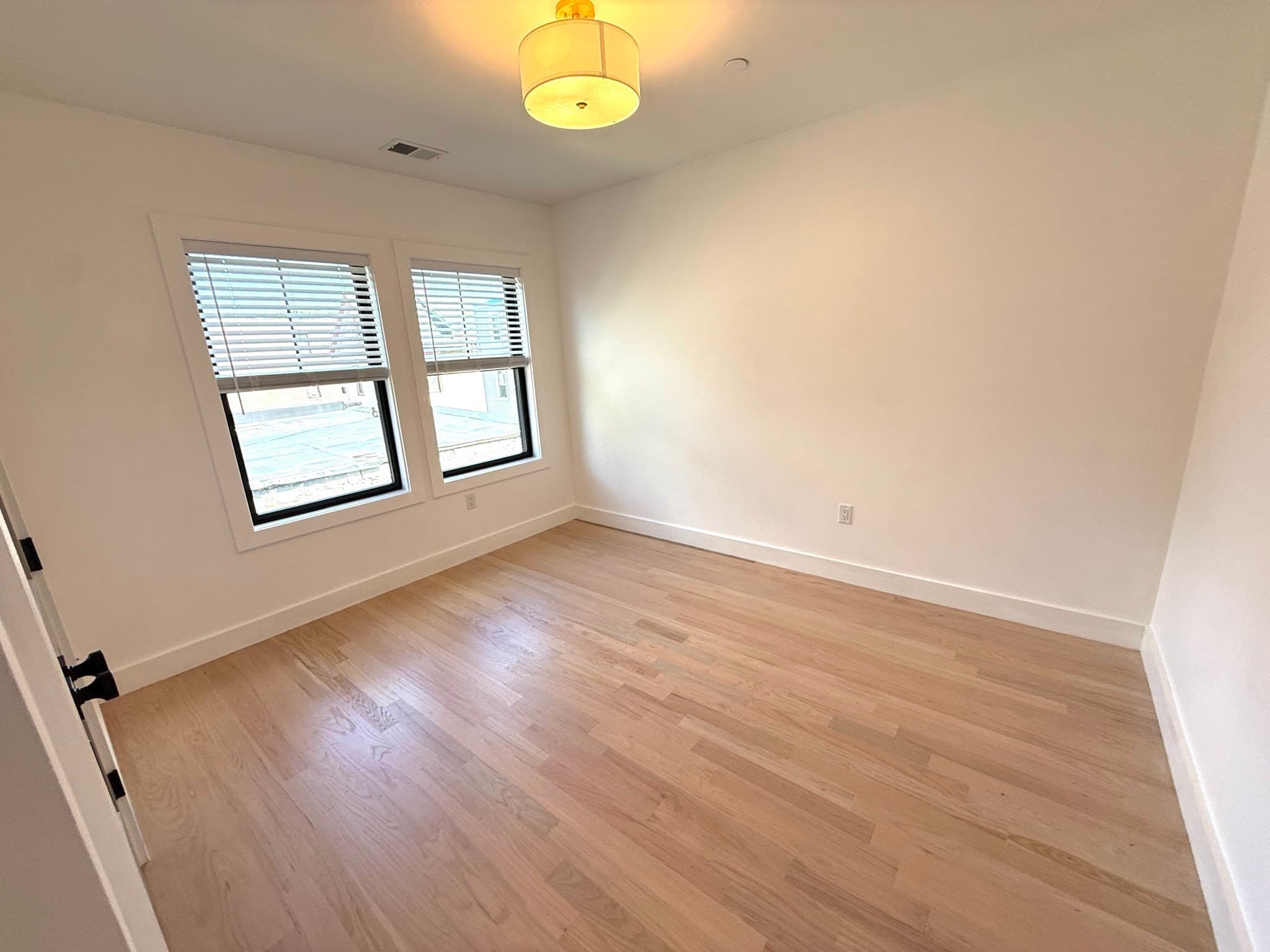 Condominium at 52 Withington St # 7, Boston MA 02124, photo 11 of 32