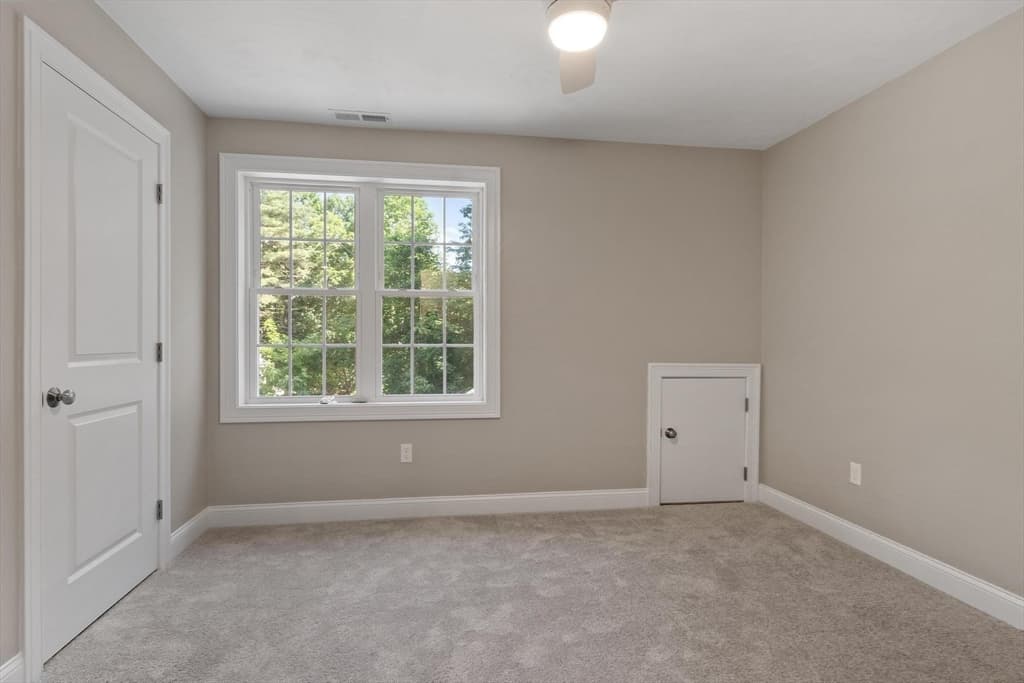 Condominium at 4 Jewett Rd # 4, Sterling MA 01564, Sterling, photo 32 of 36