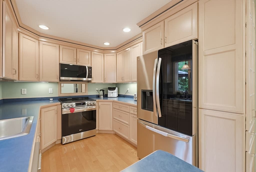 11 Weatherstone Dr # 11, Worcester MA 01604 photo 7