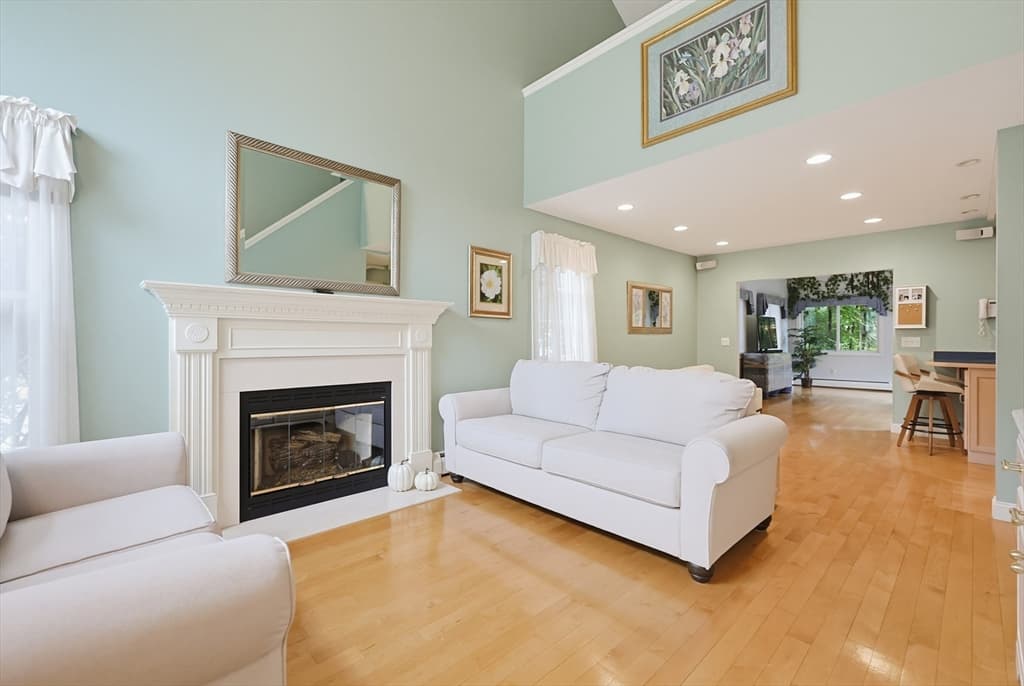11 Weatherstone Dr # 11, Worcester MA 01604 photo 4