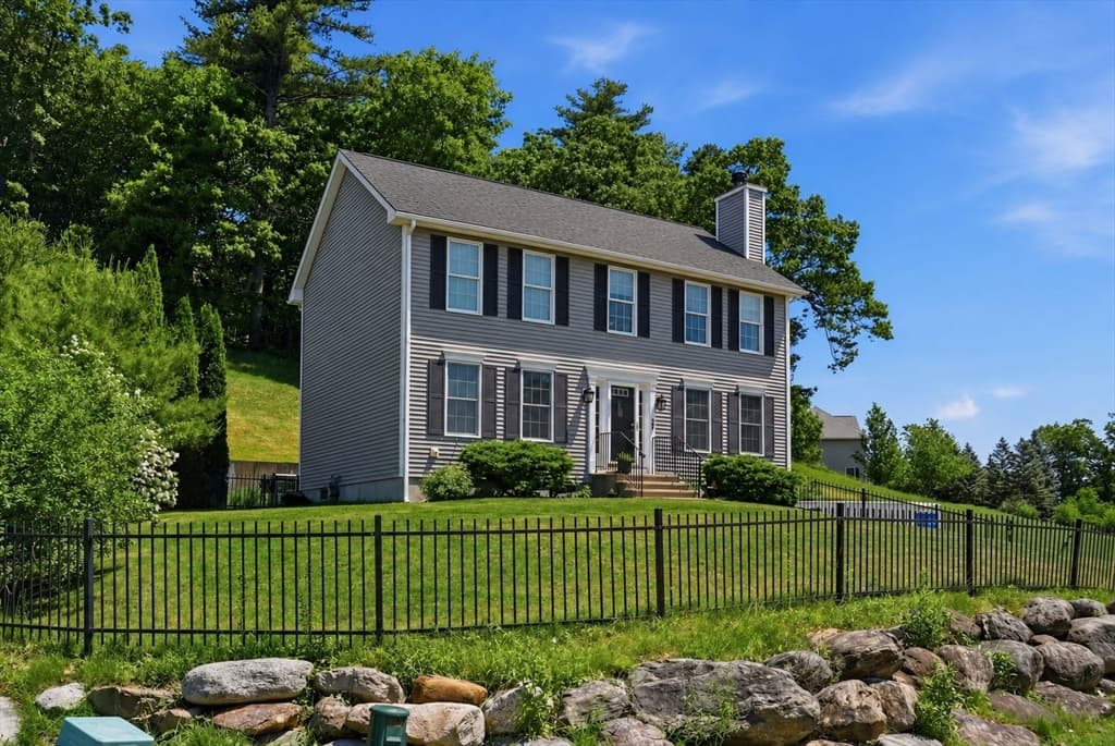 67 Hidden Rd, Dracut MA 01826