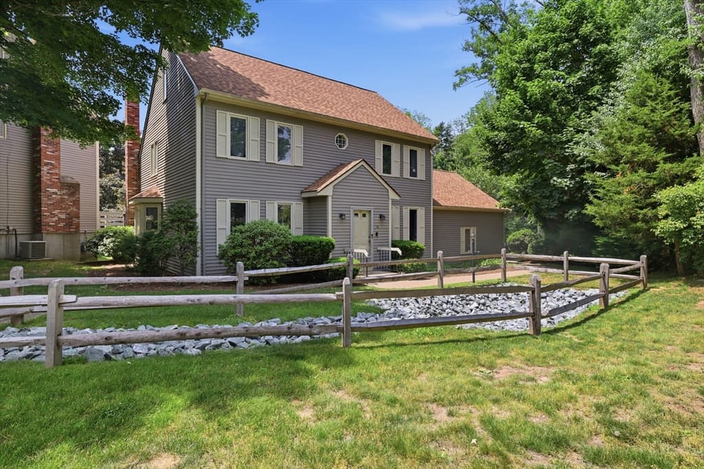 18 Copperwood Dr # 18, Stoughton MA 02072