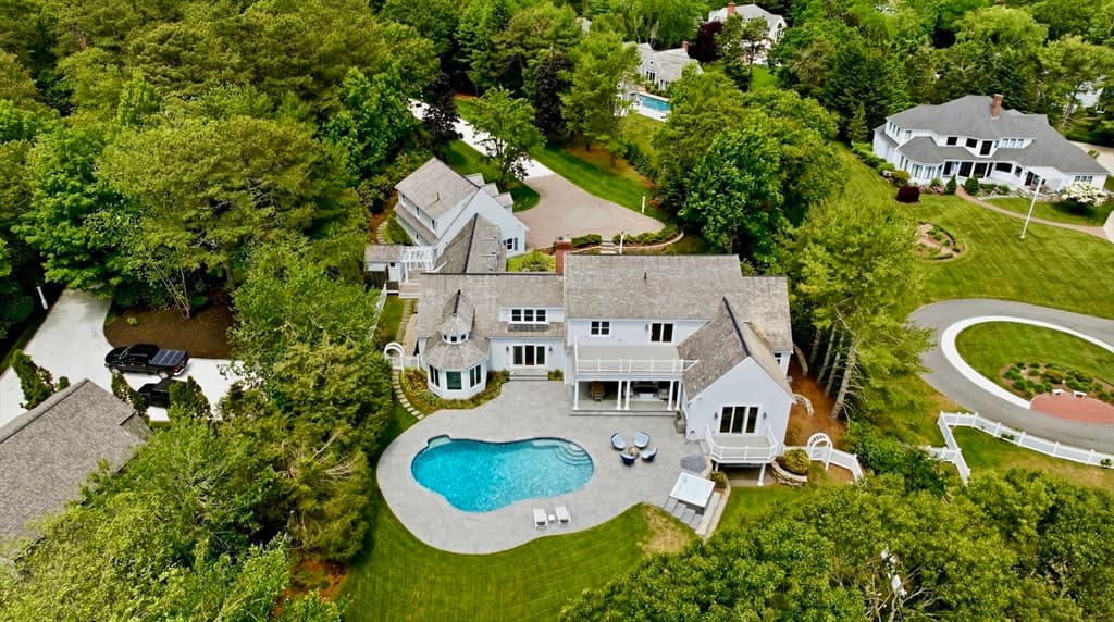 375 Baxters Neck Rd, Barnstable MA 02648 photo 3
