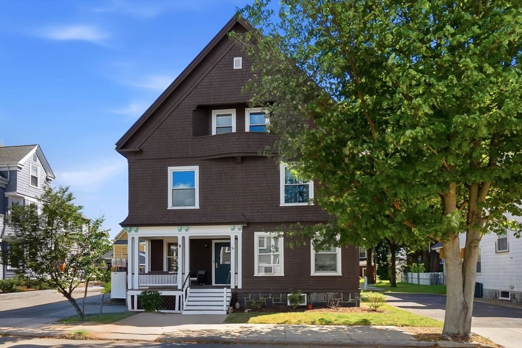 32 Ocean St, Beverly MA 01915