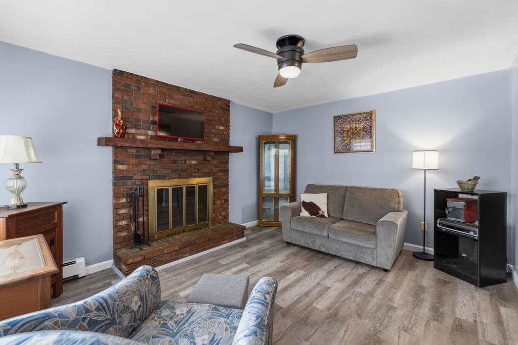 Single Family Residence at 117 Fales Rd, Bristol RI 02809, Bristol, photo 16 of 42