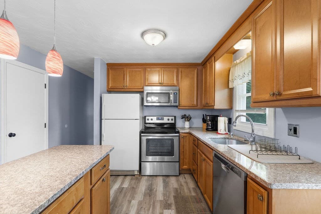 Single Family Residence at 117 Fales Rd, Bristol RI 02809, Bristol, photo 30 of 42