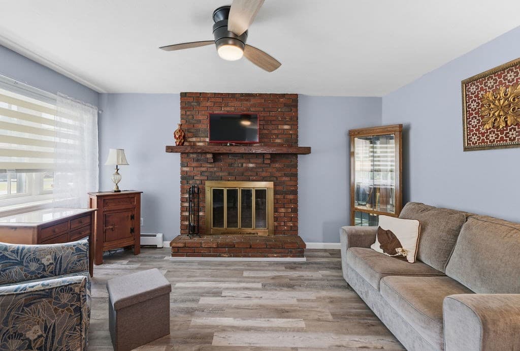 Single Family Residence at 117 Fales Rd, Bristol RI 02809, Bristol, photo 14 of 42