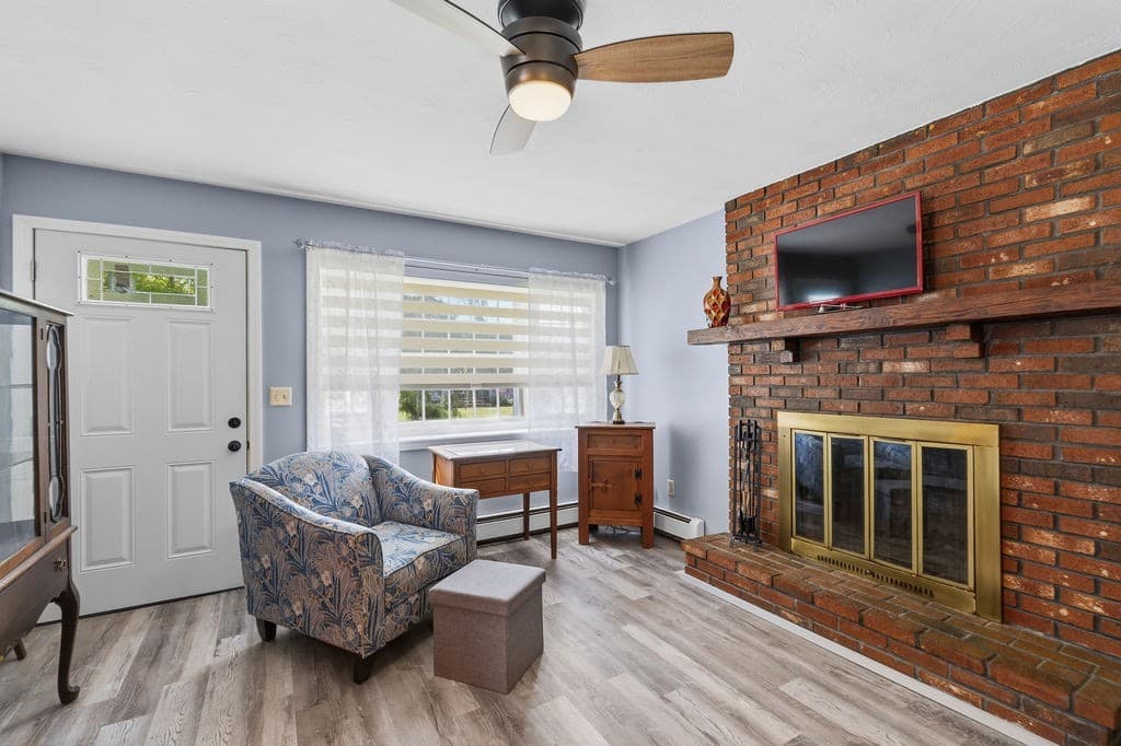 Single Family Residence at 117 Fales Rd, Bristol RI 02809, Bristol, photo 15 of 42