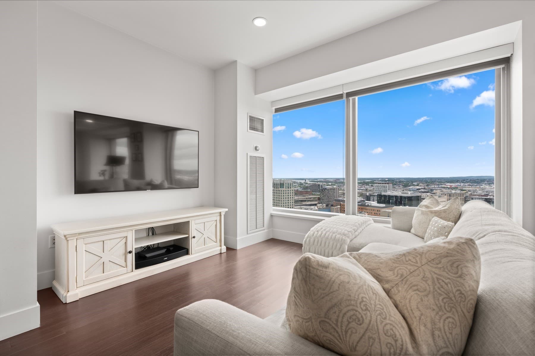 Condominium at 110 Stuart Street # 26J, Boston MA 02116, photo 10 of 38
