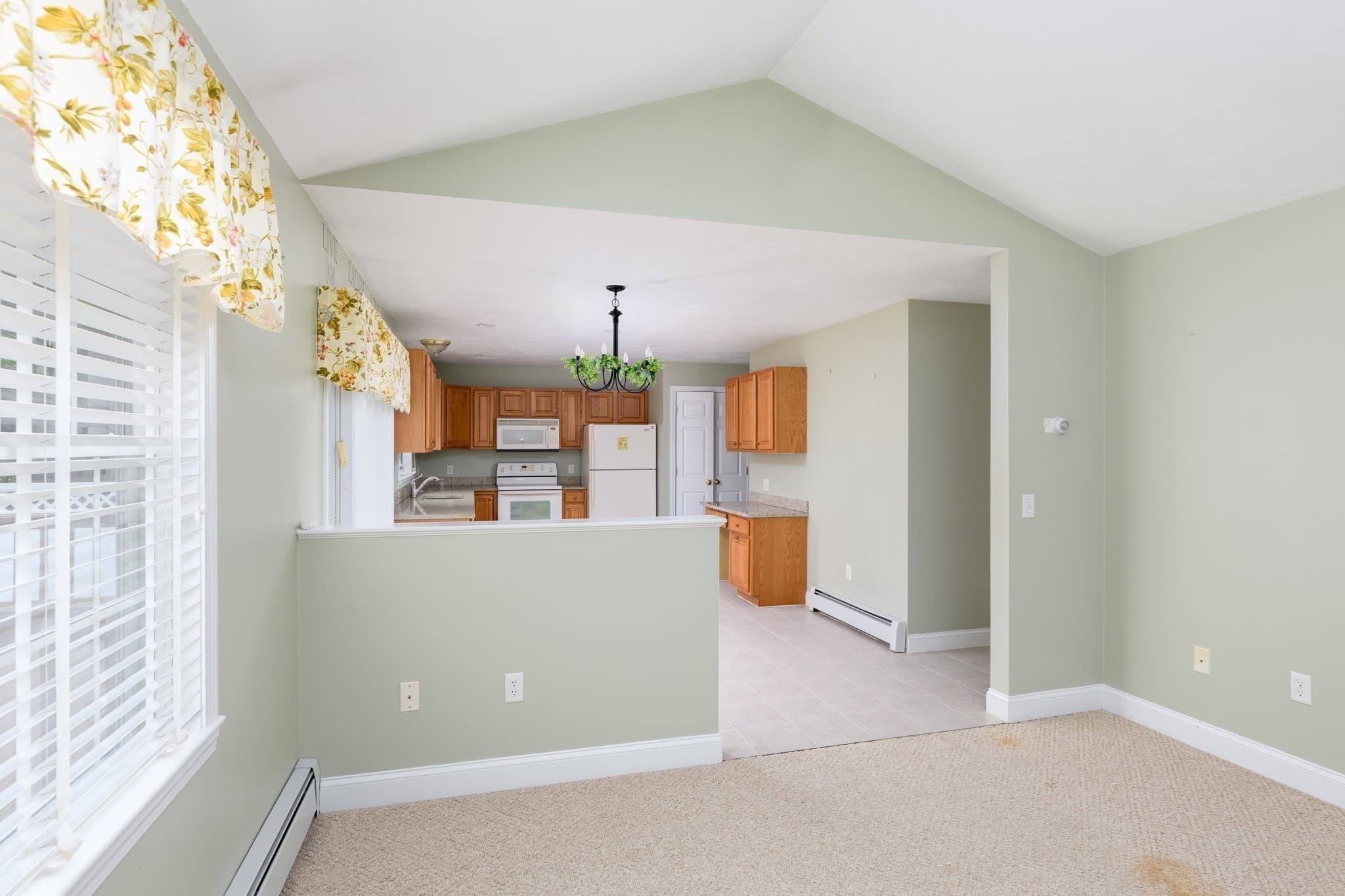 Condominium at 12 Autumn Woods Dr # 12, Rutland MA 01543, Rutland, photo 9 of 19