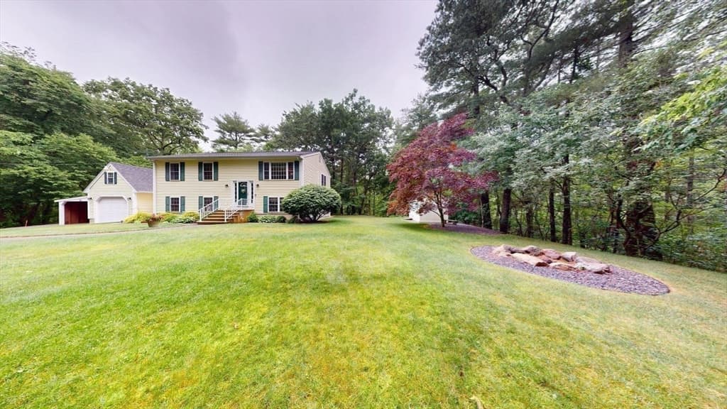 233 Tispaquin St, Middleboro MA 02346 photo 3