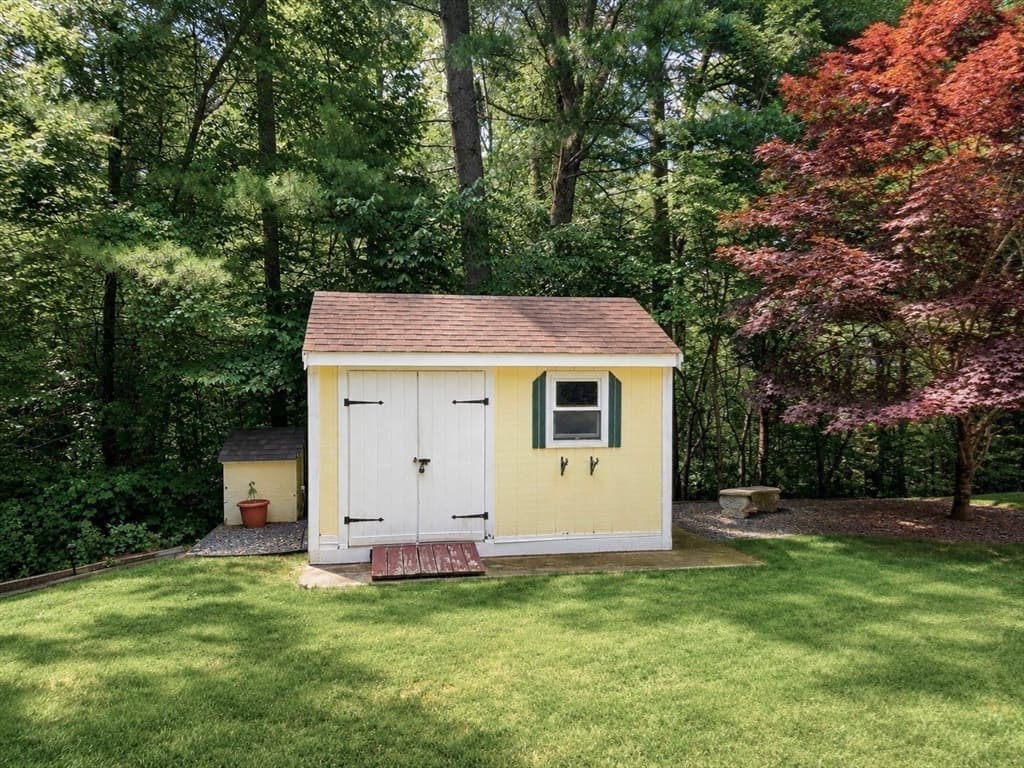 233 Tispaquin St, Middleboro MA 02346 photo 37