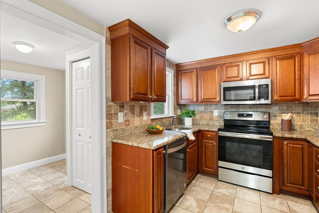 Single Family Residence at 19 Cunningham Cir, Waltham MA 02453, Waltham, photo 12 of 41