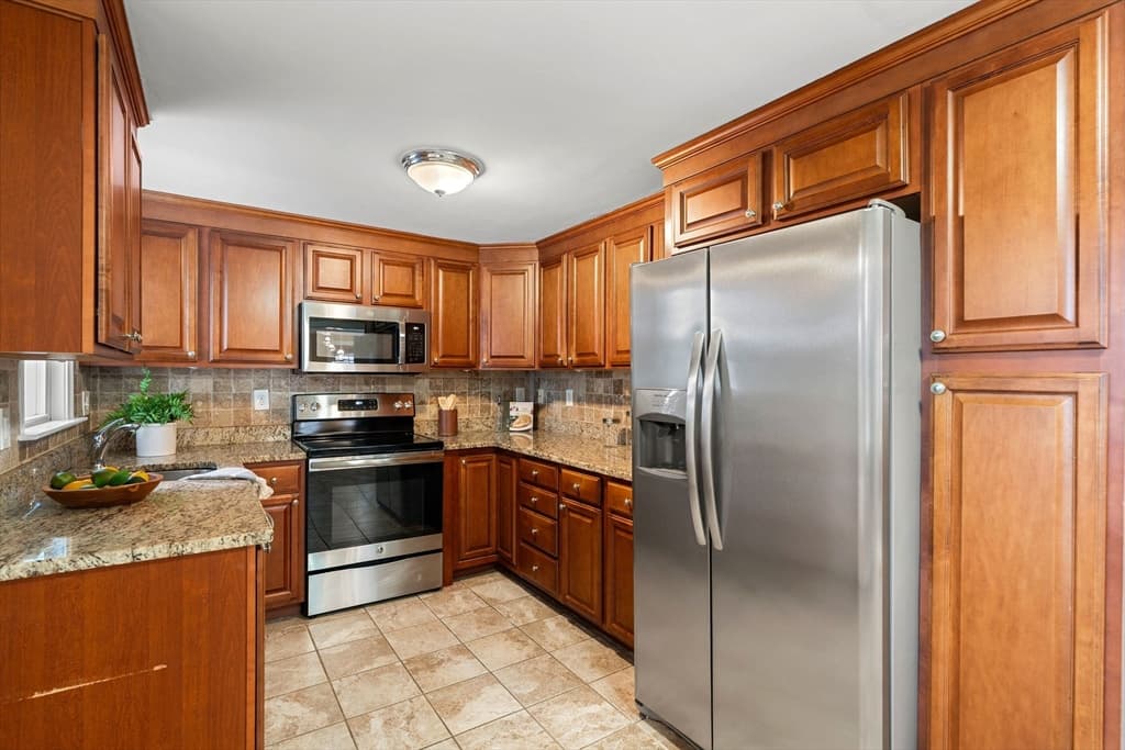 Single Family Residence at 19 Cunningham Cir, Waltham MA 02453, Waltham, photo 11 of 41