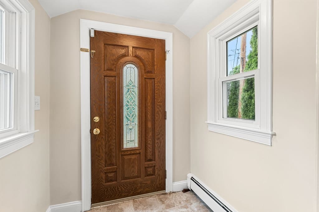 Single Family Residence at 19 Cunningham Cir, Waltham MA 02453, Waltham, photo 4 of 41