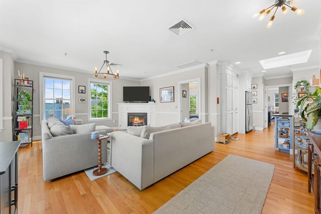 Condominium at 605 E Broadway # 301, Boston MA 02127, Boston, photo 2 of 31