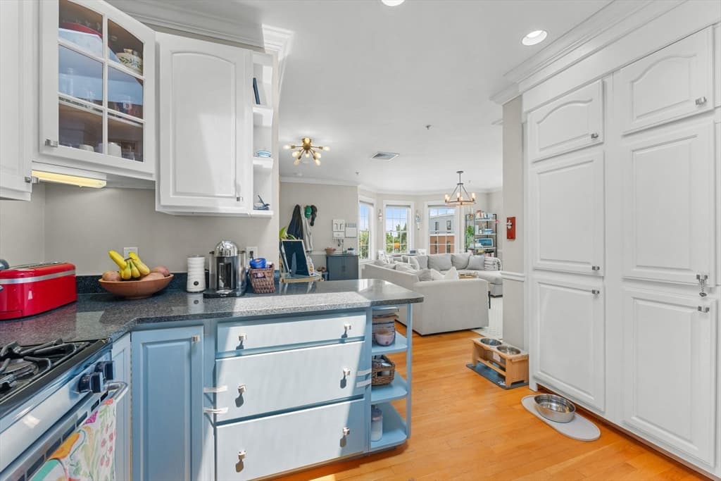Condominium at 605 E Broadway # 301, Boston MA 02127, Boston, photo 12 of 31