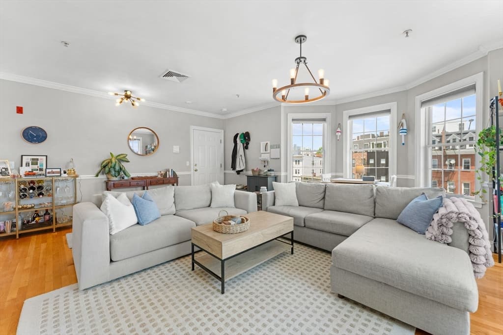 Condominium at 605 E Broadway # 301, Boston MA 02127, Boston, photo 4 of 31