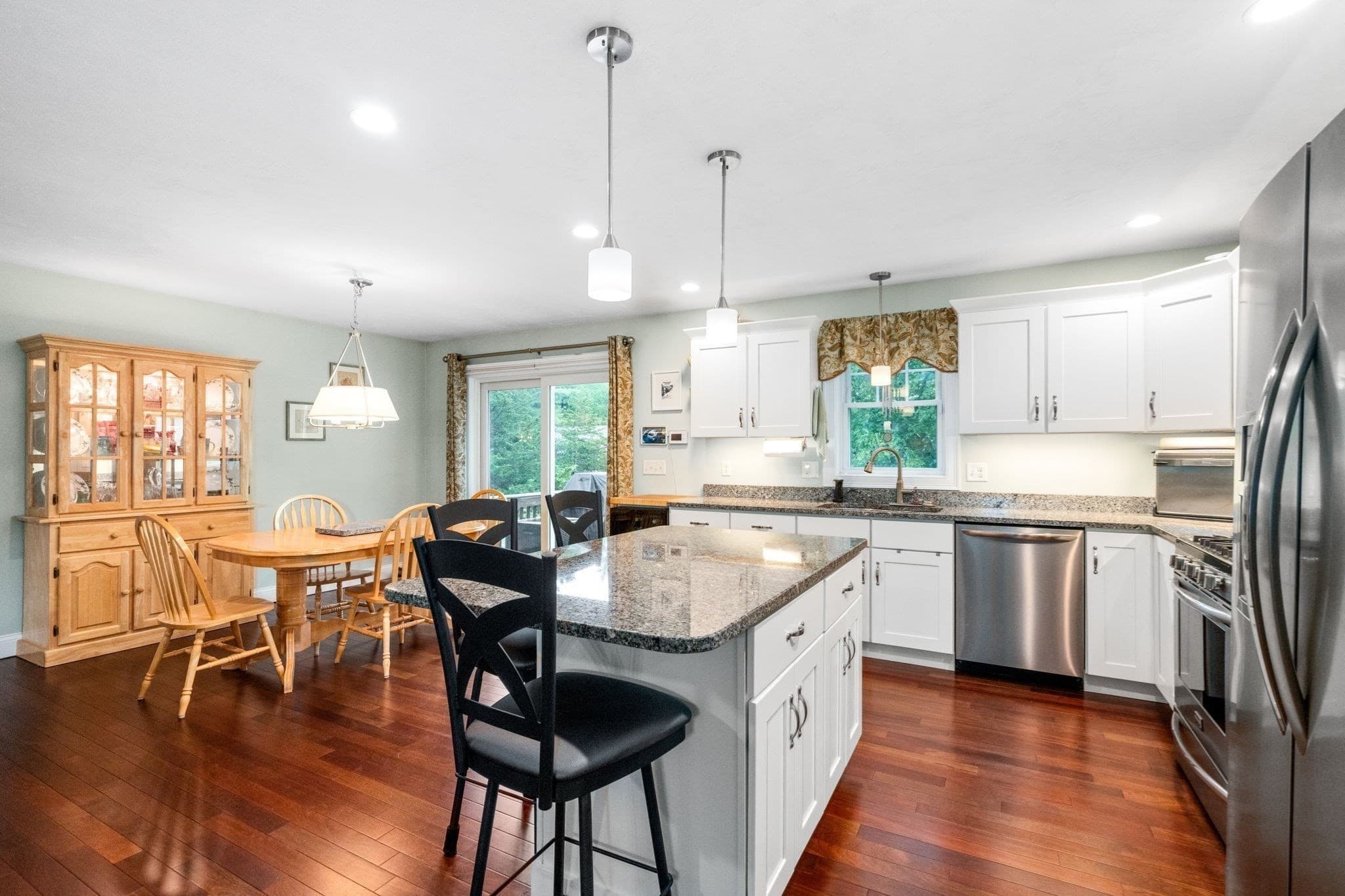Single Family Residence at 101 Prospect Hill St, Taunton MA 02780, photo 6 of 34