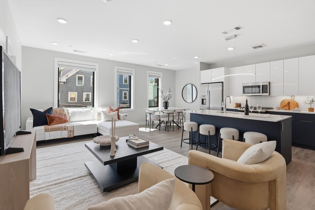 Condominium at 656 Saratoga # 311, Boston MA 02128, photo 2 of 15