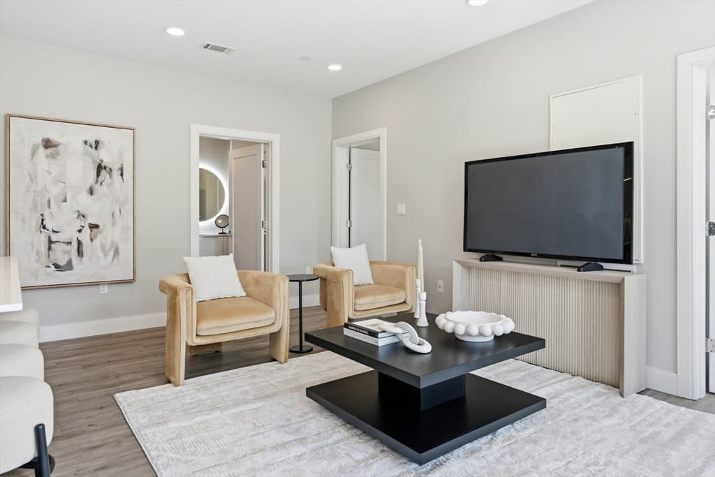 Condominium at 656 Saratoga # 311, Boston MA 02128, photo 6 of 15