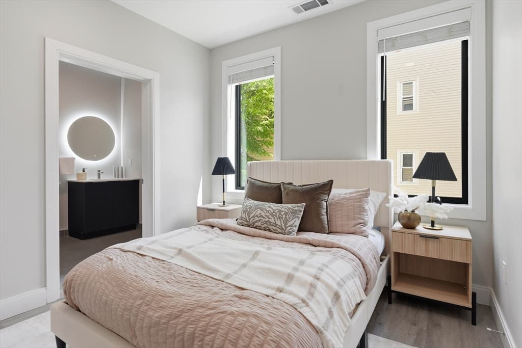 Condominium at 656 Saratoga # 311, Boston MA 02128, photo 12 of 15