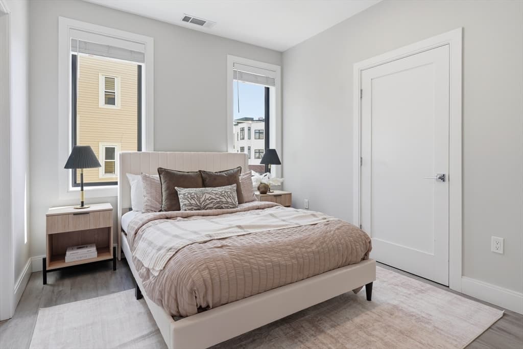 Condominium at 656 Saratoga # 311, Boston MA 02128, photo 11 of 15
