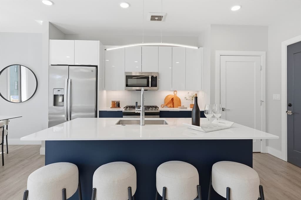 Condominium at 656 Saratoga # 311, Boston MA 02128, photo 8 of 15