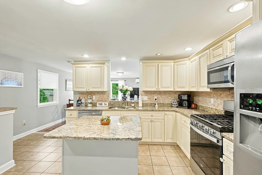 58 Wedgewood Dr, Holliston MA 01746 photo 22