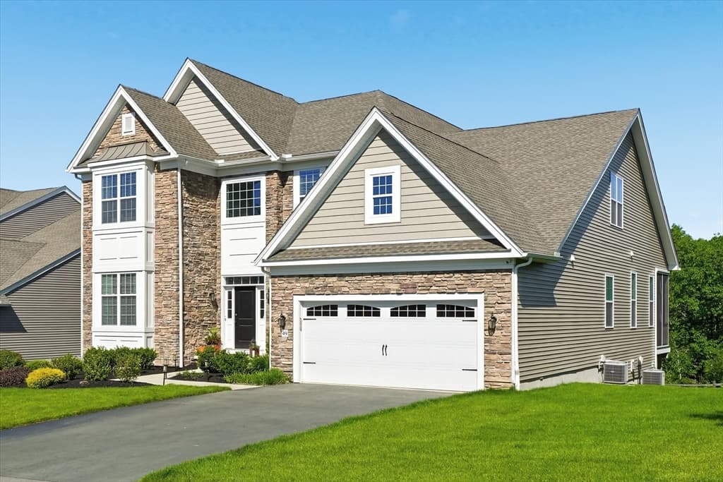 Single Family Residence at 49 Pine Tree Dr # 49, Methuen MA 01844, Methuen, photo 2 of 41