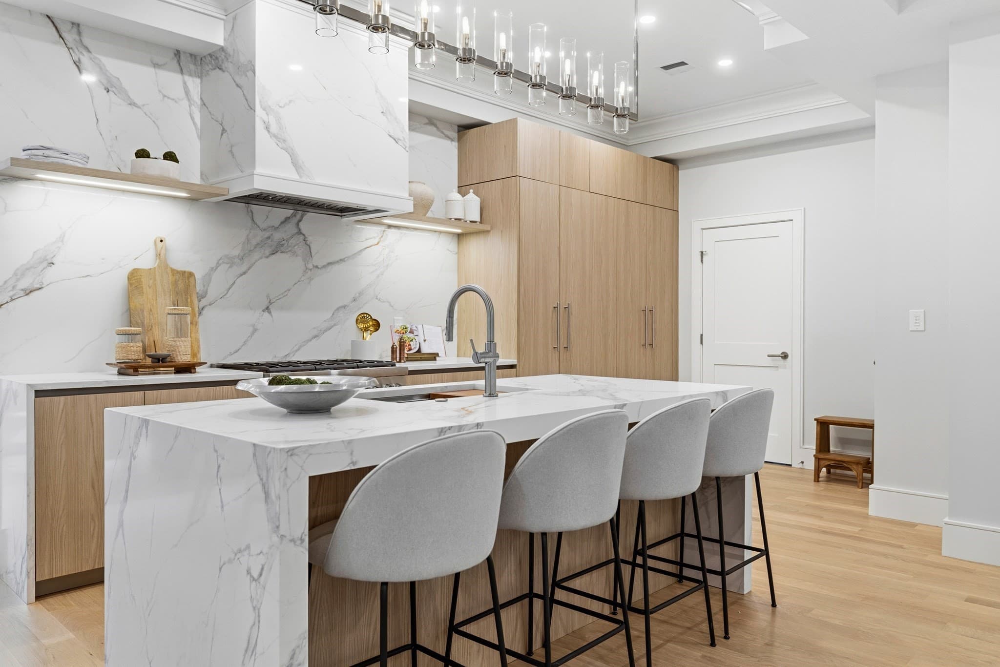 Single Family Residence at 8 Lawrence St, Boston MA 02129, Boston, photo 4 of 32