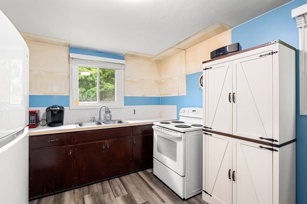 Single Family Residence at 173 Alden Street, Whitman MA 02382, Whitman, photo 11 of 29