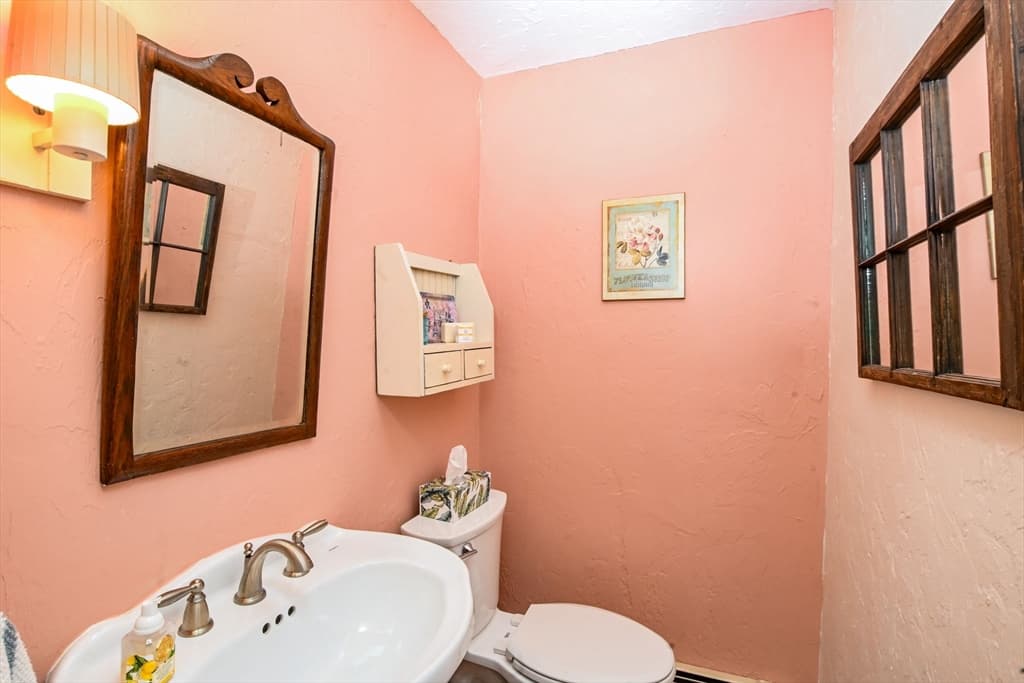Single Family Residence at 4 Evergreen Hill Rd, Bourne MA 02532, photo 23 of 27