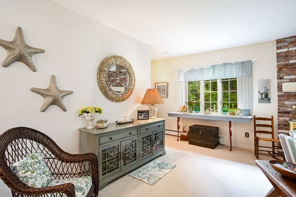 Single Family Residence at 4 Evergreen Hill Rd, Bourne MA 02532, photo 11 of 27