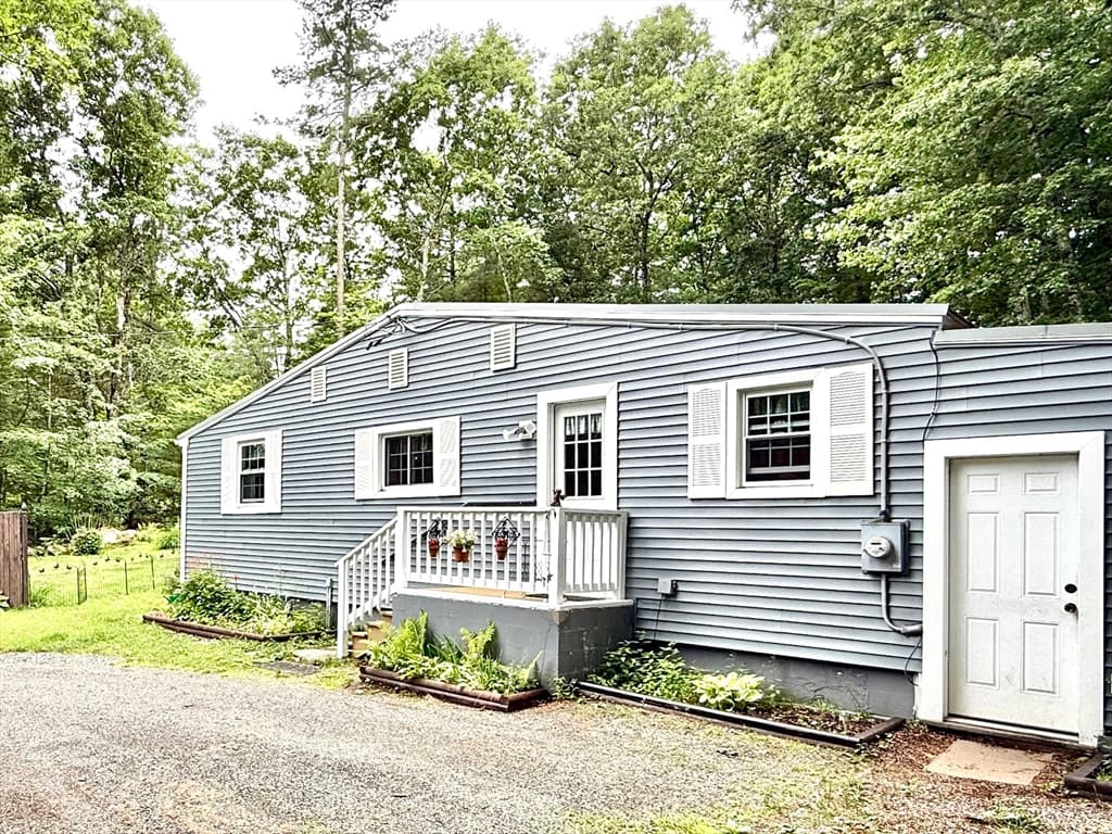 753 Daniel Shays Hwy, Belchertown MA 01007